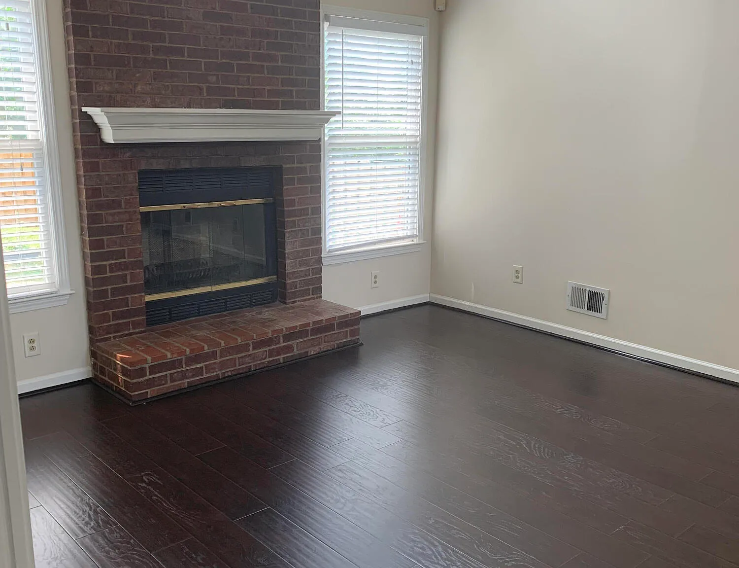 3 bed, 2.5 bath, 1699 sqft, $2,100 — Photo 4