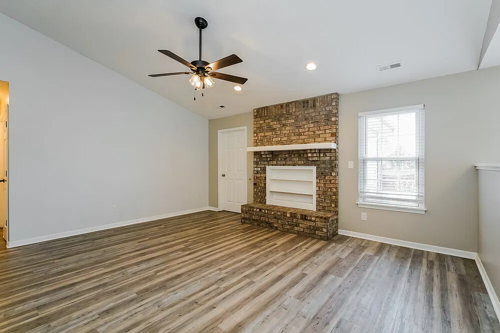 4 bed, 2.0 bath, 1386 sqft, $1,945 — Photo 3