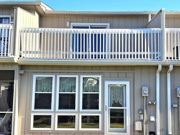 5th image of 928 Villa Dr. #928