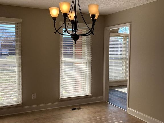 3rd image of 1731 Hollow Oak Dr