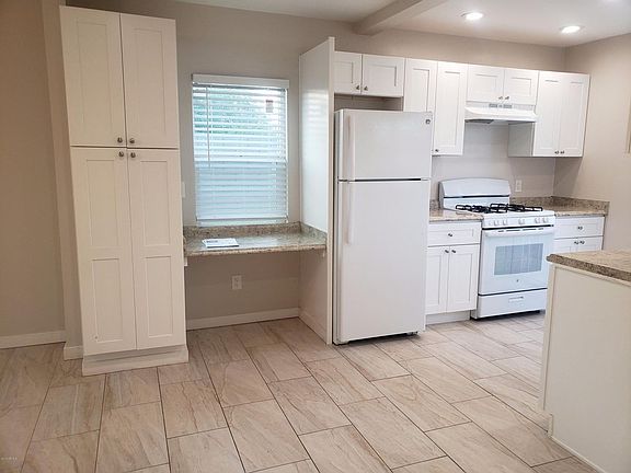 2nd image of 206-216 E Jones St #11