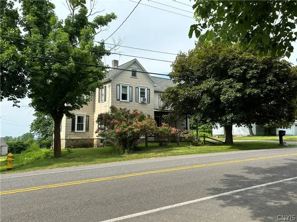 3015 Howlett Hill Rd, Camillus, NY 13031