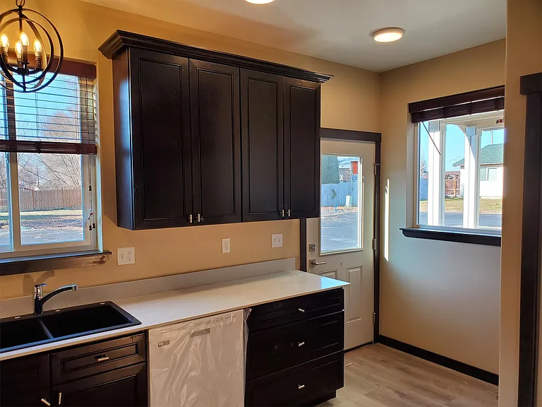 1401 N Water St #3 — Photo 4