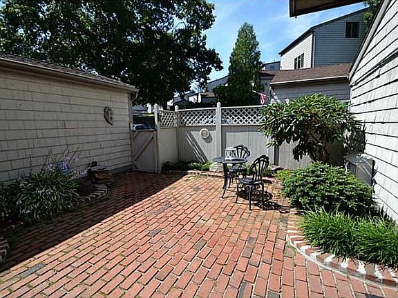2nd image of 35 Seabreeze Ln #35