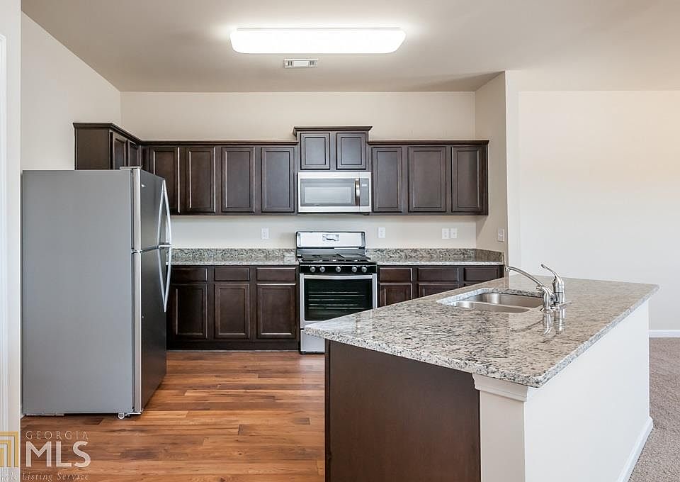 2nd image of 623 Independence Ave #166