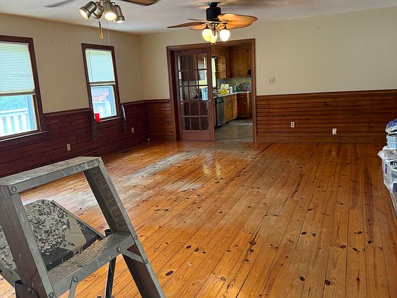 4th image of 725 Weavers Chapel Rd
