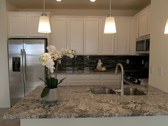 5th image of 17701 Olive St