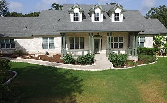 3rd image of 160 Carriage Ct