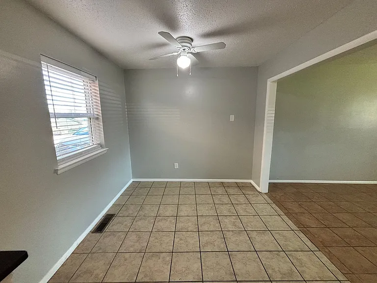301 N University Dr #4 — Photo 19