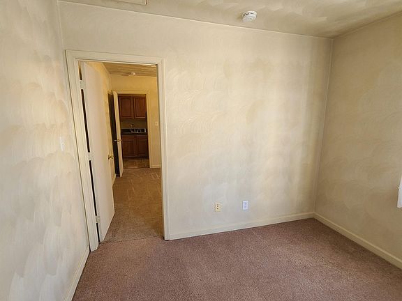 2nd image of 937 Fayette St #2