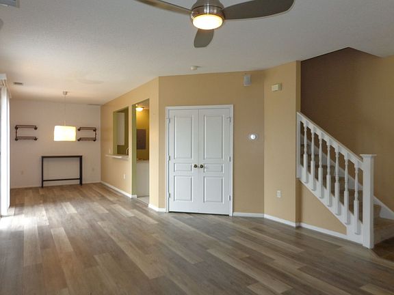 2nd image of 5805 Ludington Dr