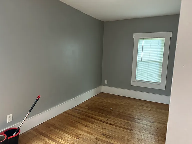 166 King St — Photo 7