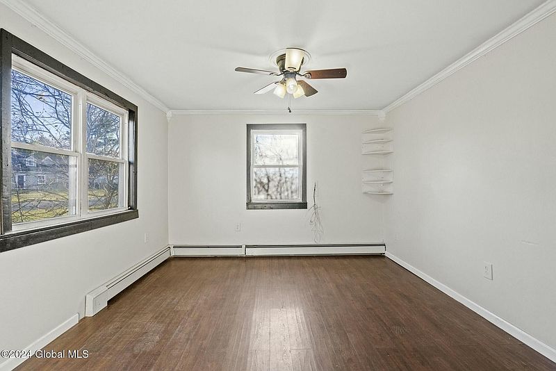 5th image of 1084 Alheim Drive