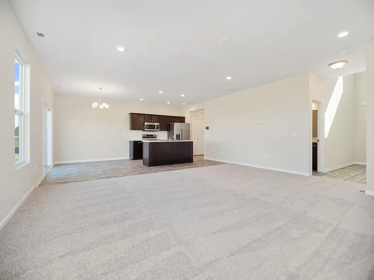 1045 W Hamilton Rd N — Photo 5