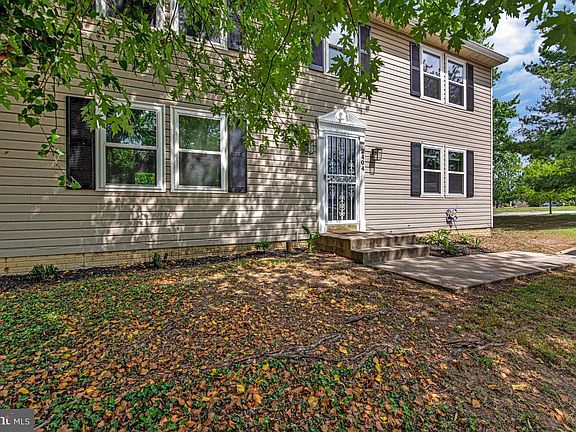 3rd image of 2404 Old Brooks Dr