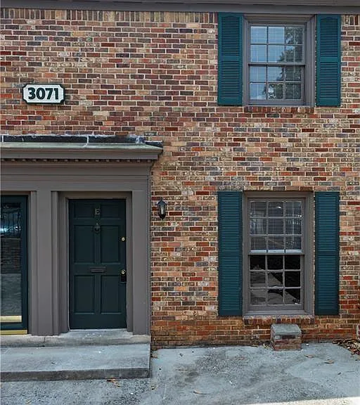 3071 Colonial Way #E — Photo 1