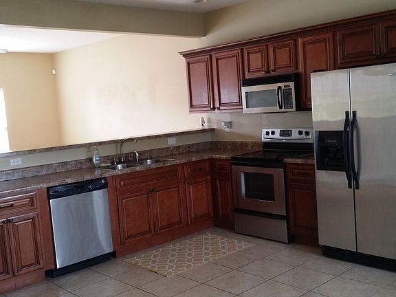 2nd image of 1723 New Castle Dr NE