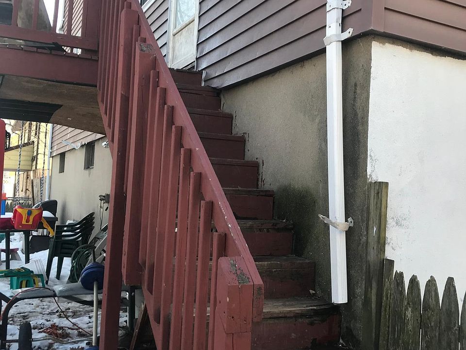 2nd image of 190 Mehrhof Rd #1