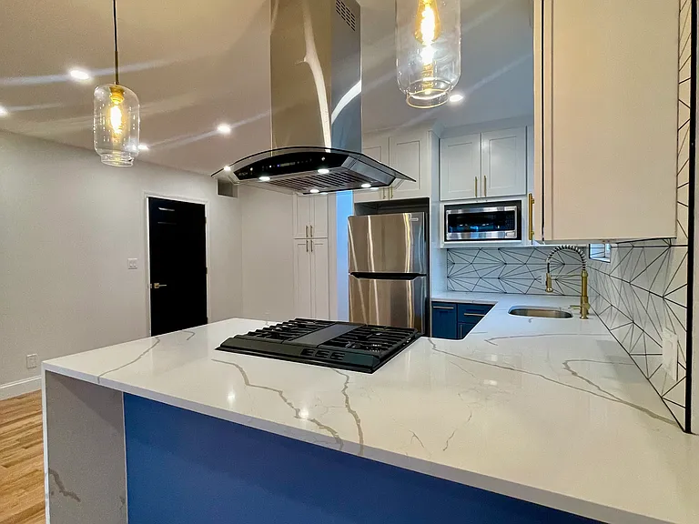 1045 Revere Ave #2 — Photo 12