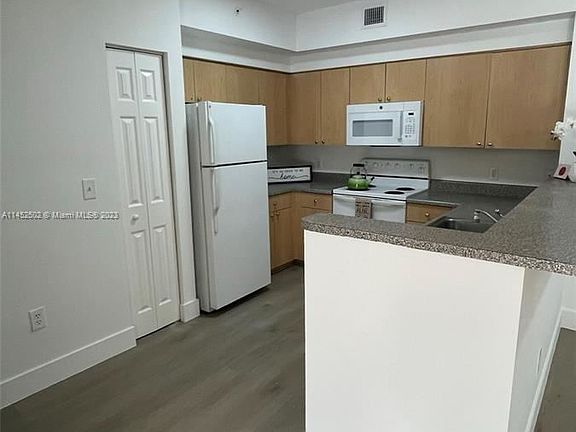 3rd image of 8070 N Nob Hill Rd APT 103