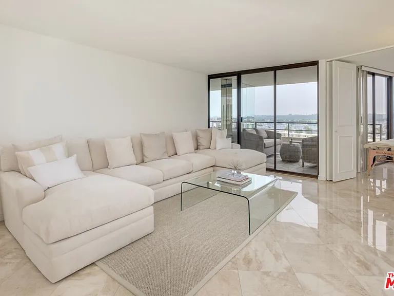 4267 Marina City Dr #908 — Photo 7