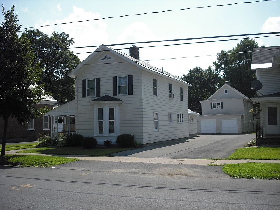 1st image of 130 Bay St