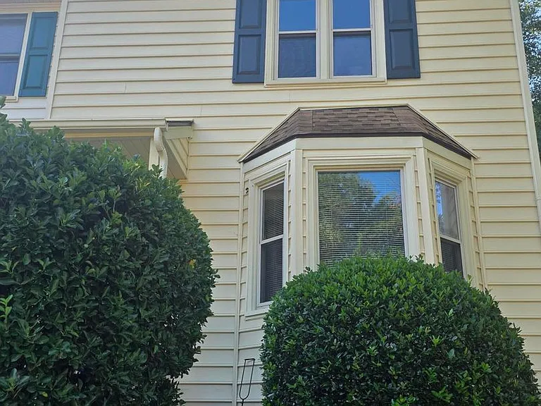 6550 Thetford Ct — Photo 1