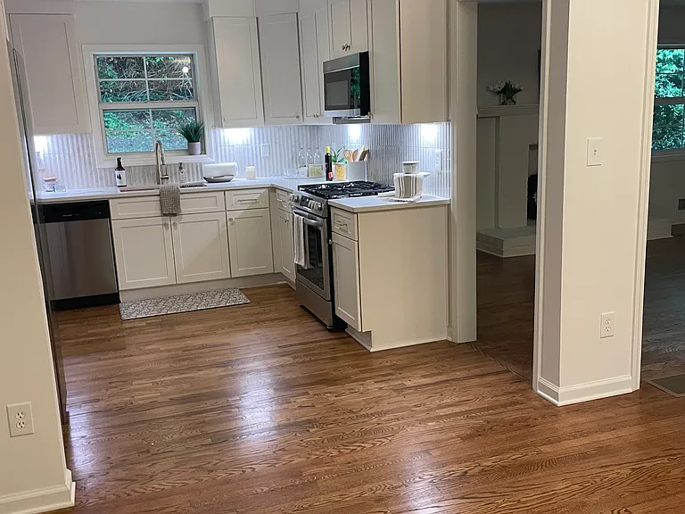 698 Holly Dr — Photo 6