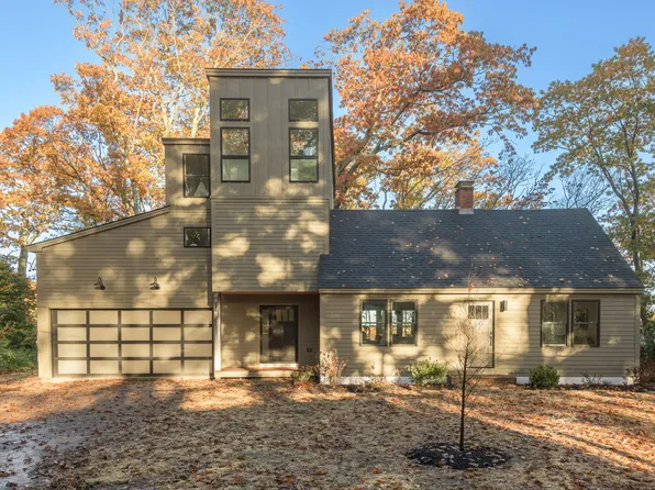 7 Avon Road, Cape Elizabeth, ME 04107