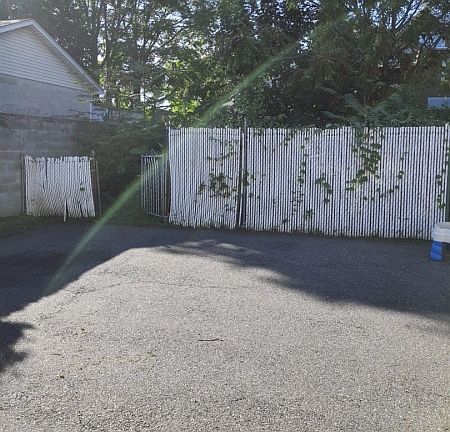 5th image of 443 Burnside St