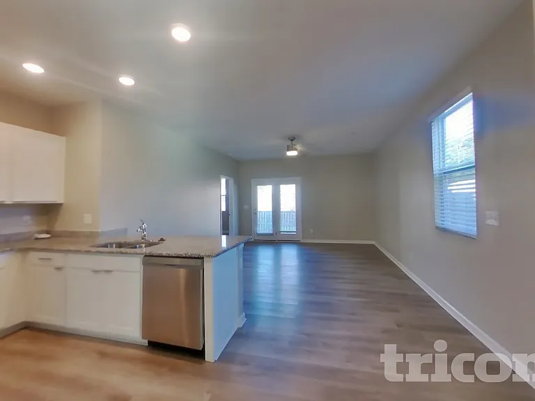 338 Victory Cir — Photo 7
