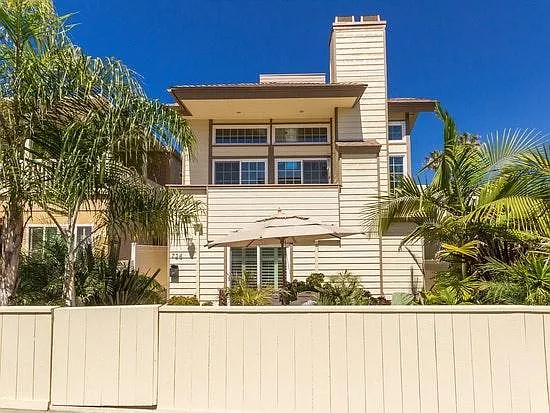 728 Jamaica Ct