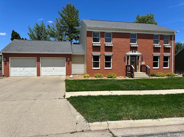 1608 Hillside Ave