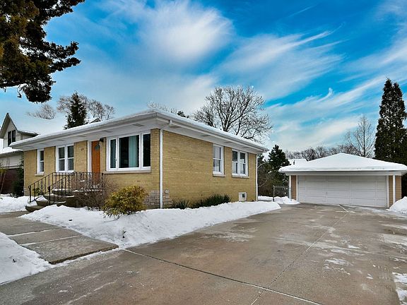2nd image of 614 W Gladys Ave