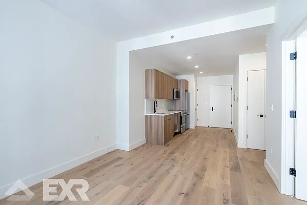 Rented by EXR | media 6