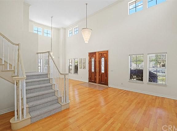 5th image of 293 N Chandler Ave