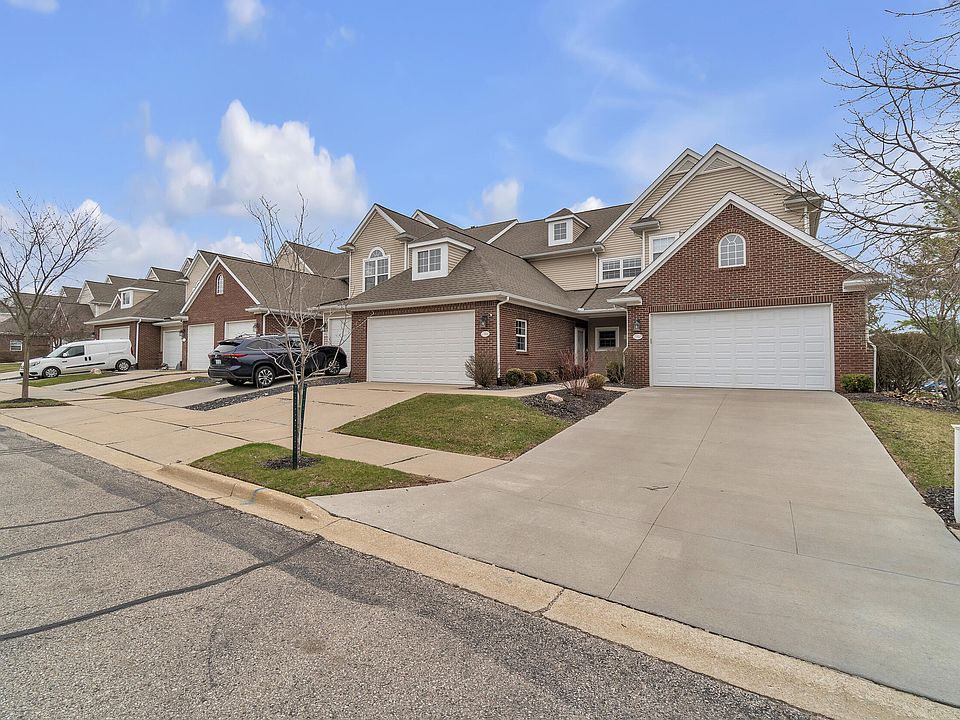 1st image of 2908 N Knightsbridge Cir