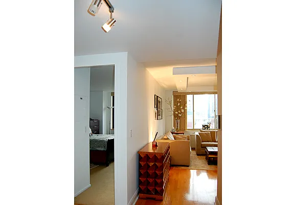 Sold by A & I Broadway | media 19