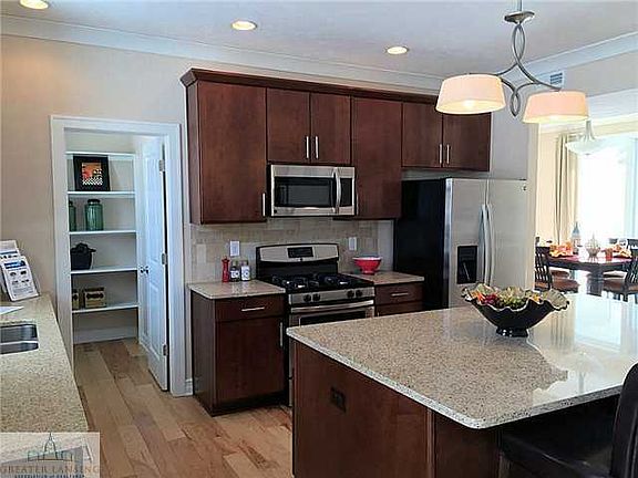 3rd image of 3034 E Hamlet Cir