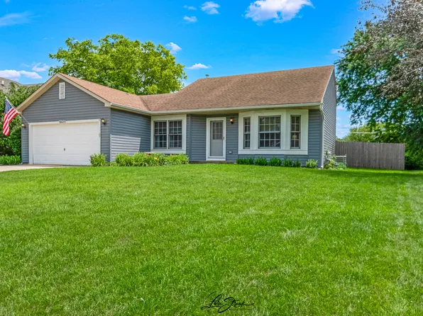 4609 W Glenbrook Trl, McHenry, IL 60050