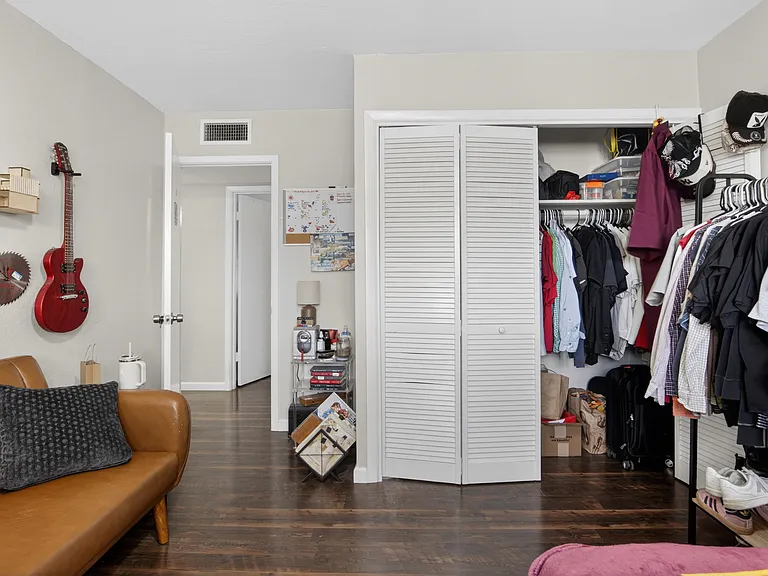 123 E Erie Dr — Photo 26