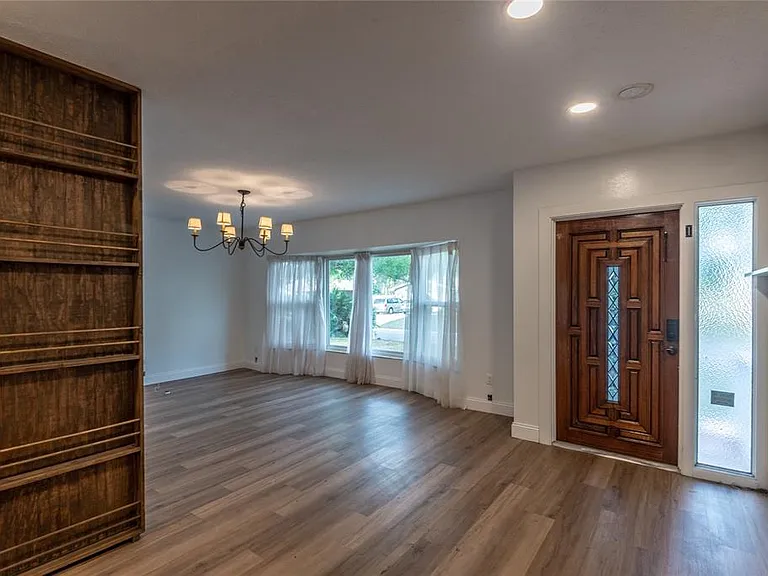 518 Crestover Dr — Photo 10