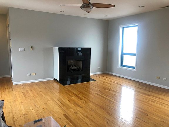 4th image of 1959 W Superior St APT 3