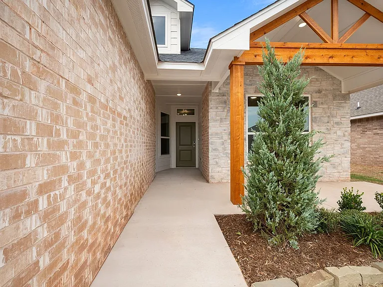 4909 Misty Wood Ln — Photo 9