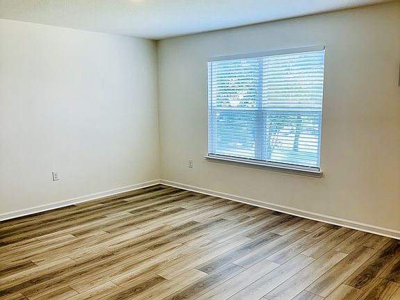 Walk into expansive dining room from front door. Room for Entry way table.