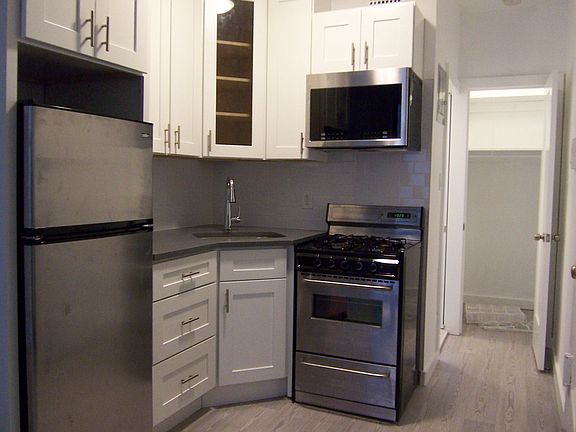 3rd image of 443 W 49th St APT 2WR