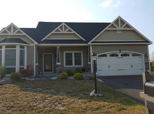 6770 Flametree Dr, Fayetteville, NY 13066