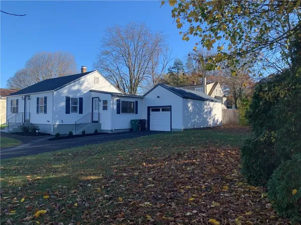 73 Dawn Blvd, Woonsocket, RI 02895