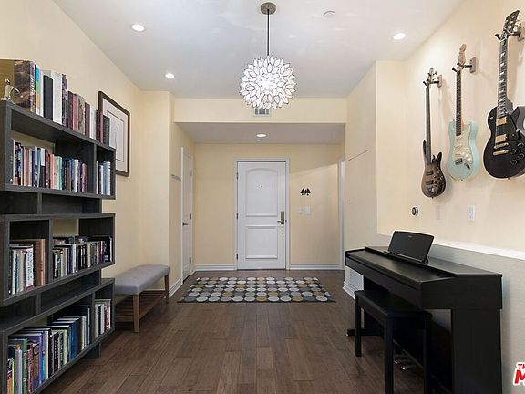 4th image of 1410 N Curson Ave APT 101