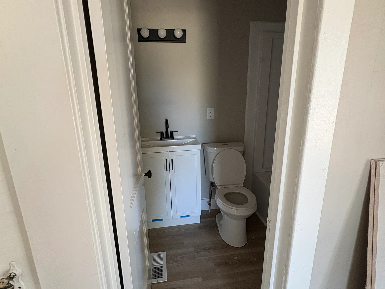 2 bed, 664 sqft, $900 — Photo 2